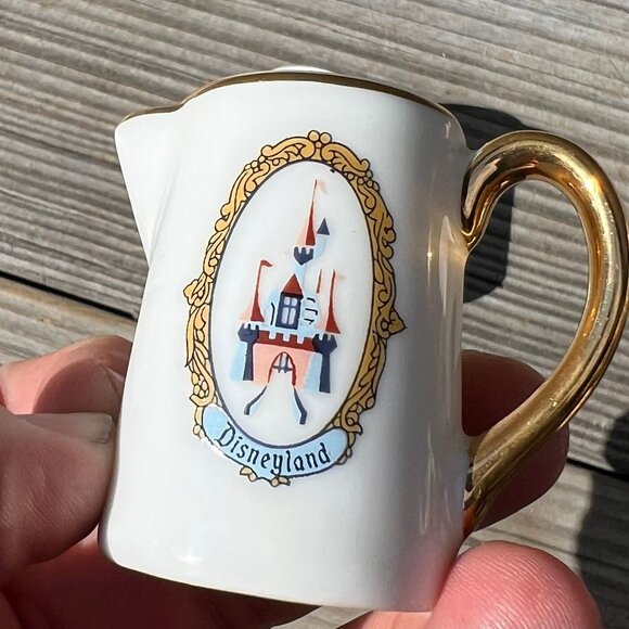 VTG Disneyland Teapot Salt & Pepper Shakers Gold Constable Woman Castle Japan - Picture 7 of 10